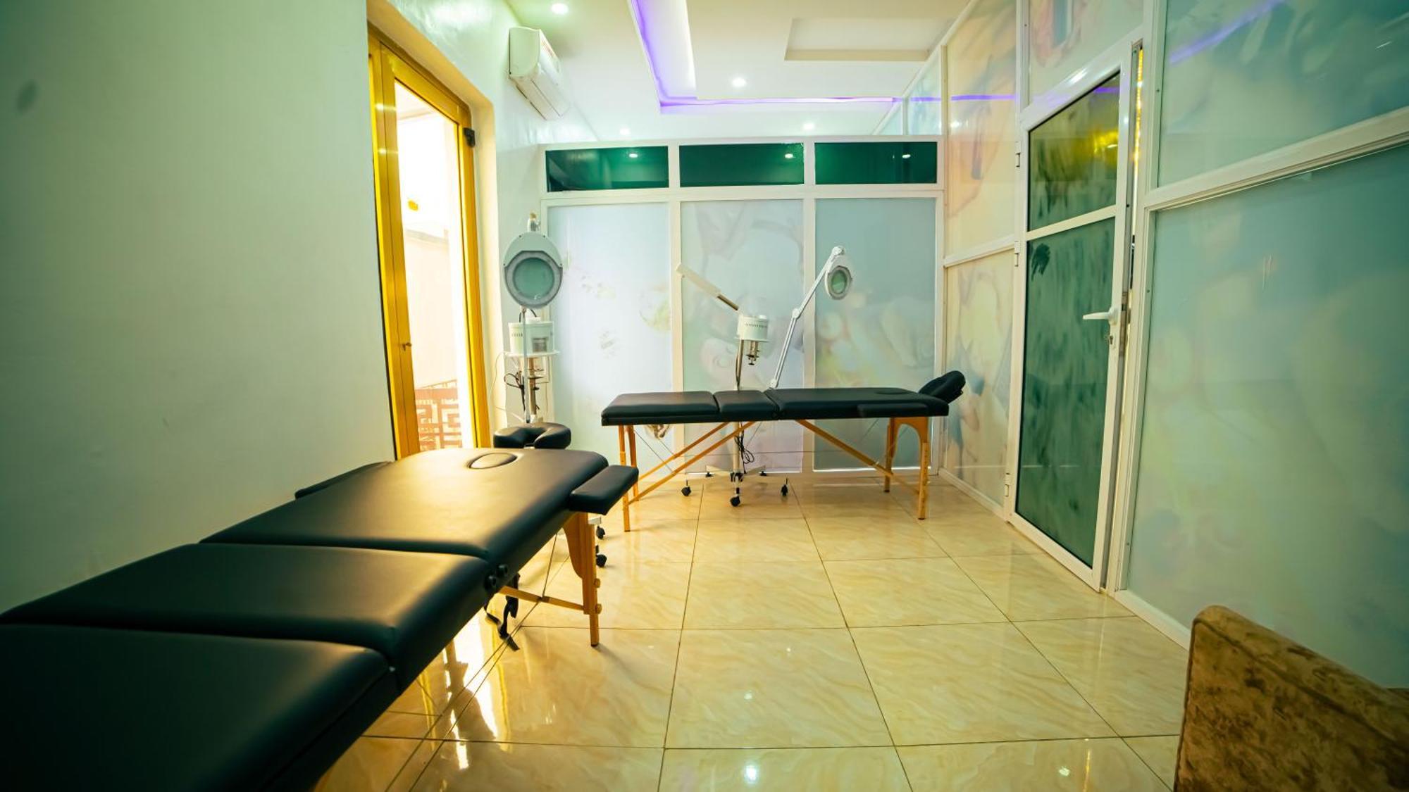 247 Luxury Hotel & Apartment Ajah ليكى المظهر الخارجي الصورة