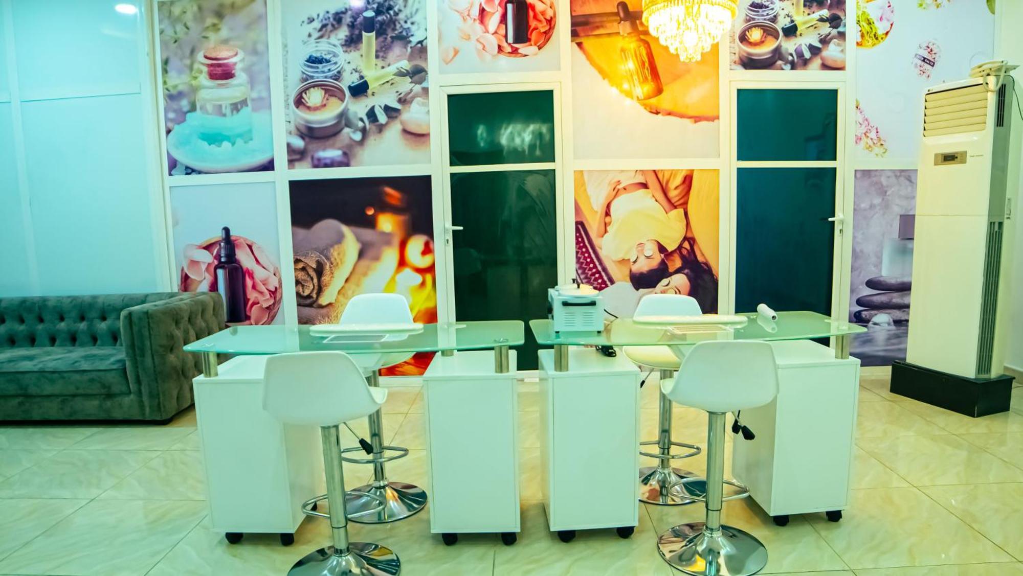 247 Luxury Hotel & Apartment Ajah ليكى المظهر الخارجي الصورة