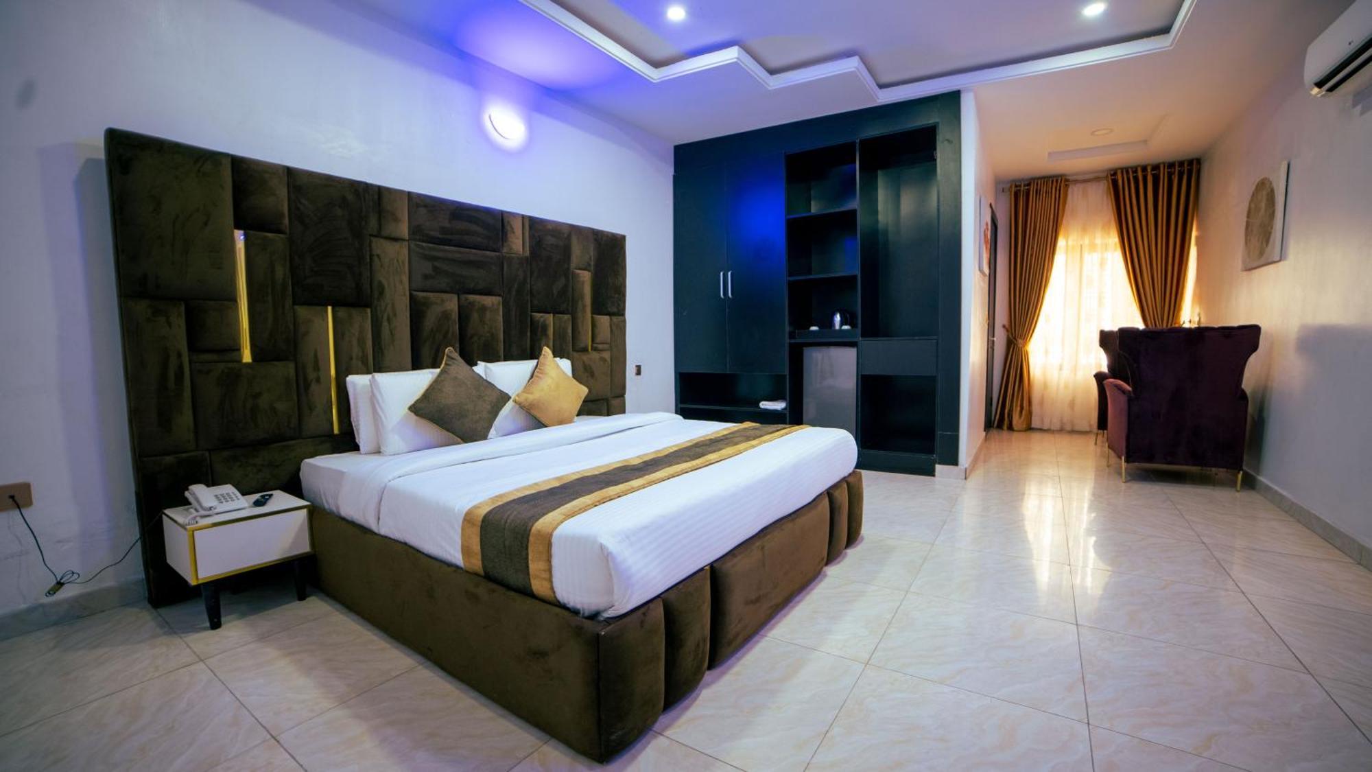 247 Luxury Hotel & Apartment Ajah ليكى المظهر الخارجي الصورة