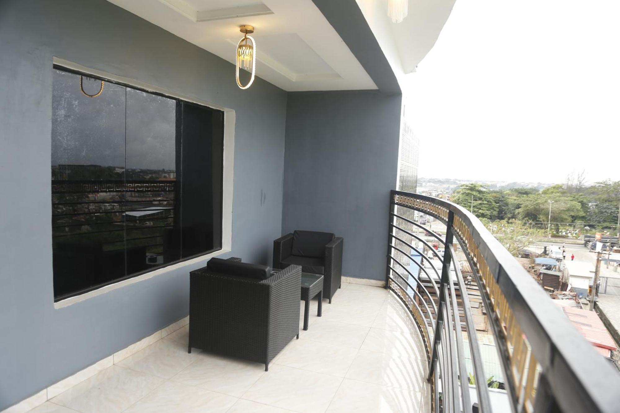 247 Luxury Hotel & Apartment Ajah ليكى المظهر الخارجي الصورة